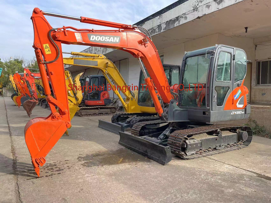 Καλύτερο χρησιμοποιημένο Doosan DX60 Crawler Excavator με αρχικό υδραυλικό κύλινδρο στη Σαγκάη