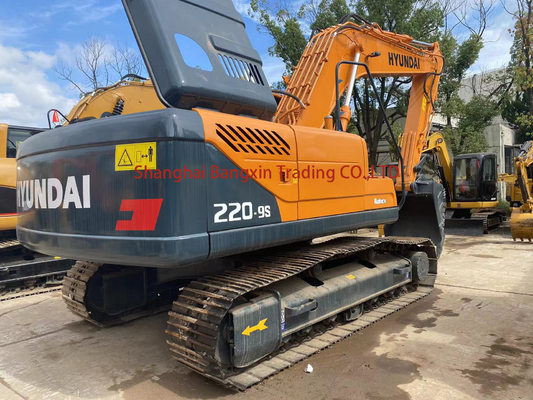 Χρησιμοποιούμενη εκσκαφέας Hyundai R220-9S με λειτουργικό βάρος 1 και 22 τόνων σε καλή κατάσταση