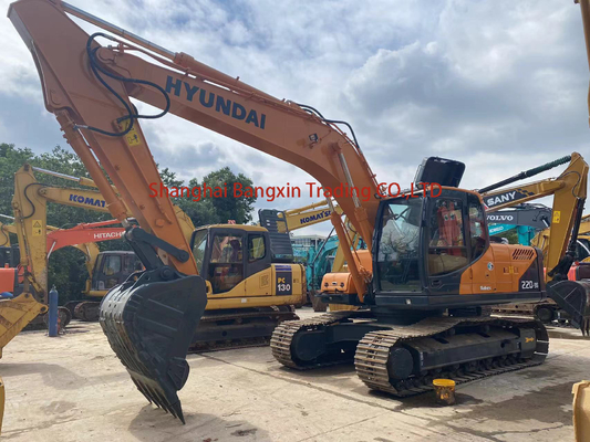 Χρησιμοποιούμενη εκσκαφέας Hyundai R220-9S με λειτουργικό βάρος 1 και 22 τόνων σε καλή κατάσταση