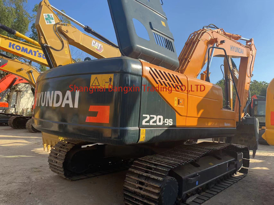 Χρησιμοποιούμενη εκσκαφέας Hyundai R220-9S με λειτουργικό βάρος 1 και 22 τόνων σε καλή κατάσταση