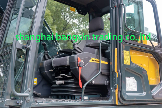 Χρησιμοποιούμενη εκσκαφική μηχανή Hyundai HX220L για μηχανική κατασκευή