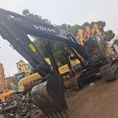 Χρησιμοποιούμενος εξορυκτής Volvo EC210D με λειτουργικό βάρος 21 τόνων και πιστοποίηση EPA/CE